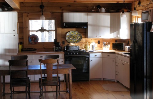 Narrowsburg House | Private Waterfront Log Home on the Delaware River - Upstate Catskills