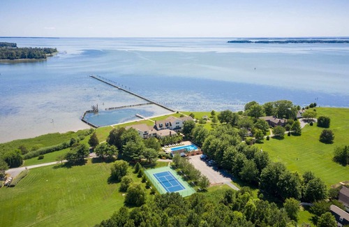 Royal Oak House | Private Waterfront Retreat Center, New Reno on 18 Acres