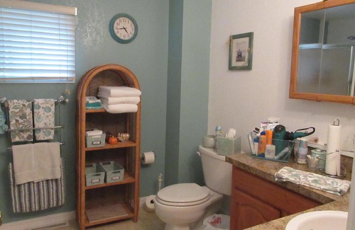Toledo Cottage | Private WATERFRONT ROOM W/Private deck in SHARED COTTAGE
