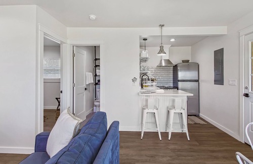 Drummond And Ware Cottage | Private - Waterfront Cottage - Panama City, FL