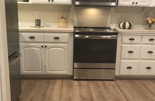 McMinnville House | Private Wine country daylight basement (1 bd, 1 ba, kitchen, living, patio)