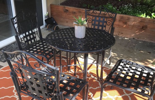 McMinnville House | Private Wine country daylight basement (1 bd, 1 ba, kitchen, living, patio)