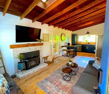 Forestville House | Private Wine Country-River Bungalow! Sunny Treetop Views - Pets Stay Free