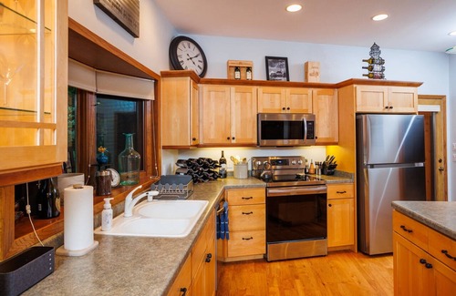 Egg Harbor Cabin | Private Wooded Lot - half mile to Egg Harbor Beach-great for groups