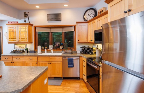 Egg Harbor Cabin | Private Wooded Lot - half mile to Egg Harbor Beach-great for groups