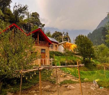 Jibhi Ski Chalet | Private Wooden house in Jibhi by Kahani