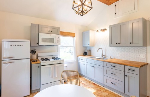 Kittery Cottage | Private Woodland Cottage Near Beaches and Shopping