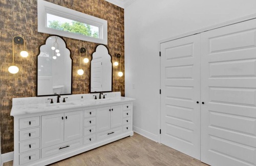 College Park Apartment | Private Yard Fire Pit Grill 2 Ensuite