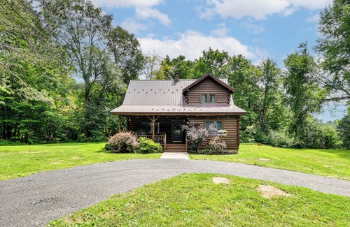 South Butler Cabin | Private Yard: Secluded Hannibal Cabin in the Pines