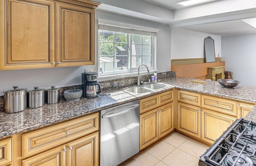 Canoga Park House | Private Yard w/Pool: Bright Escape in Canoga Park