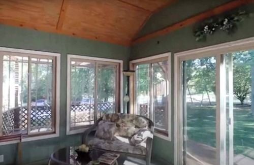 Hendersonville House | Private Yard with 3-Bedroom Retreat