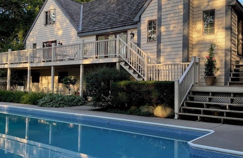 Middleton Apartment | Private, yet close to everything!