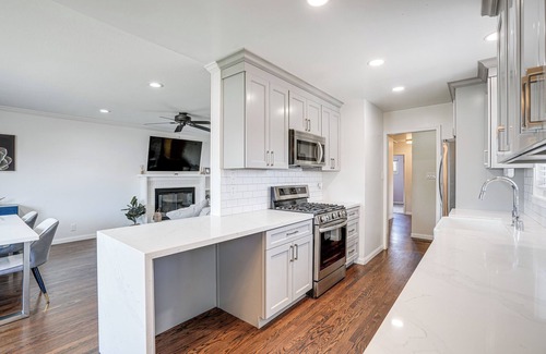 Hayward House | Private Zen Garden + Fireplace: Chic Hayward Oasis