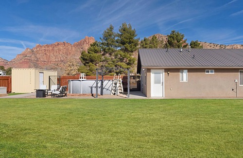 Hildale House | Private Zion Retreat - Pool, Pets, + Views