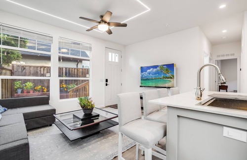 Vineyards - Avalon House | Privately Secluded 2-BR Guesthouse in Fremont