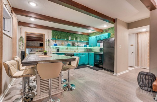 Johnson City House | PrivateOasis Grill-Firepit-Private Hike-Gameroom-DTJC-King-Queen-2Futons-I26ETSU