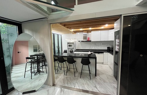 Seocho-gu Bed & Breakfast | PrivatePremiumSeocho's Happy House 330m2