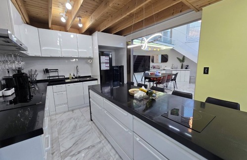 Seocho-gu Bed & Breakfast | PrivatePremiumSeocho's Happy House 330m2