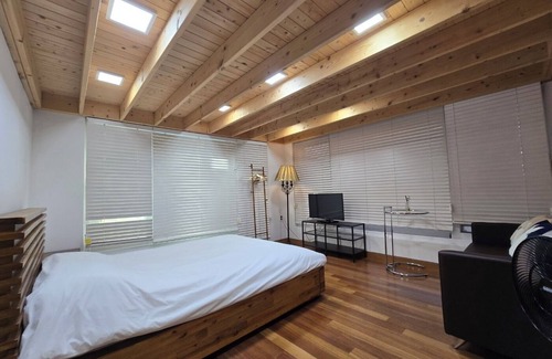 Seocho-gu Bed & Breakfast | PrivatePremiumSeocho's Happy House 330m2