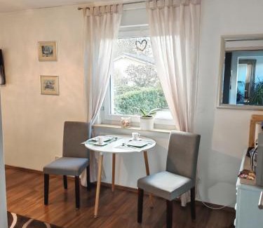 Hochdorf-Assenheim House | Privates Zimmer mit eigenem Bad in Hochdorf-Assenheim