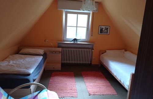 Reckershausen House | Privatzimmer im Landhaus mit großem Garten und Parkplatz