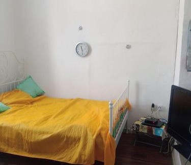 Lalendorf House | Privatzimmer ohne Komfort im historischen Bahnhof Lalendorf