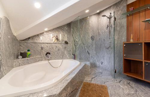 Zirl Apartment | Privatzimmeroase Felicitas exklusive Zimmer