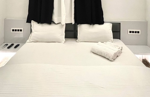 Chendhare Hotel | PrivyStays St. Ricky's Apartment Hotel