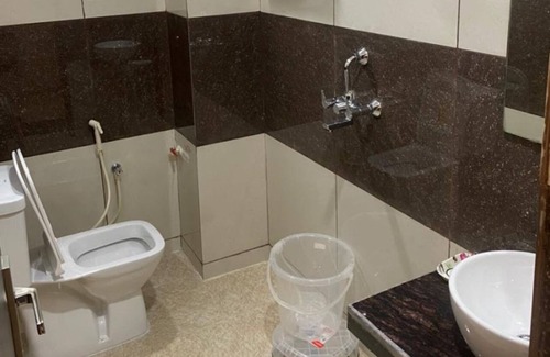 Etah Hotel | Priya Hotel