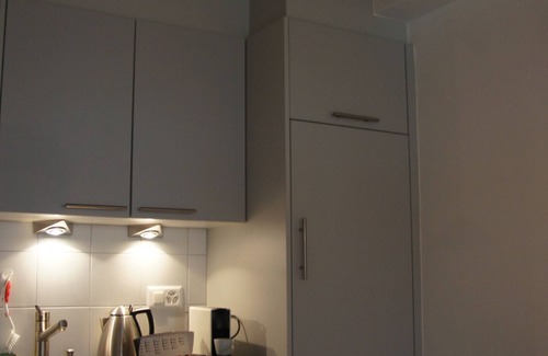 Ardez Apartment | Pro La Tour Pitschna: Modern 2.5-room flat in Ardez next to the historic residential tower from the 13th century.