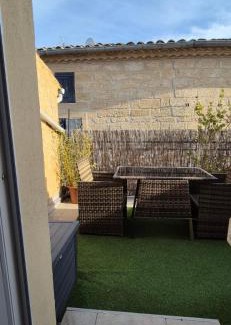 Collias Apartment | Proche d'Uzès la Terrasse du soleil levant