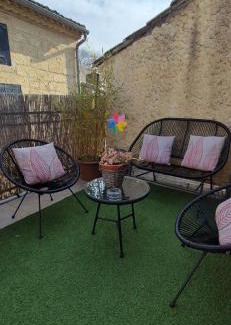 Collias Apartment | Proche d'Uzès la Terrasse du soleil levant