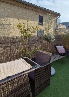 Collias Apartment | Proche d'Uzès la Terrasse du soleil levant