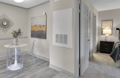 Webster Apartment | Professionally DecoratedlShared PoollFitness CenterlPrivate Balcony|Close to I-45|Onsite Laundry