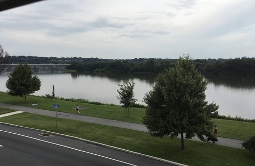 Harrisburg - Hershey House | Professors' Place - Beautiful River View! WHOLE HOUSE! 20 min. to Hershey