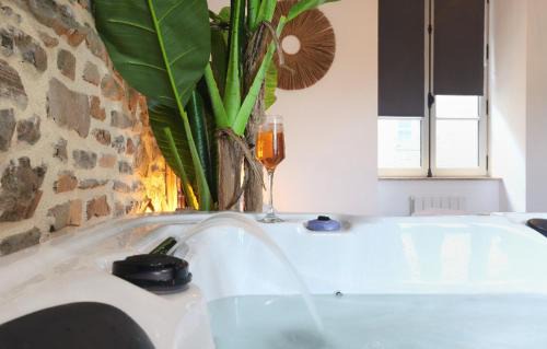 Centre ville - Urbanistes Apartment | Profitez d'une douce nuit avec jacuzzi