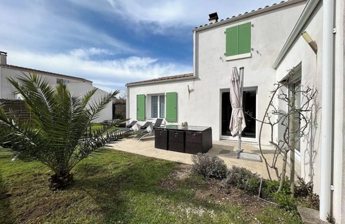 Cheray House | Profitez en Famille de Cette Agréable Maison de 2009
