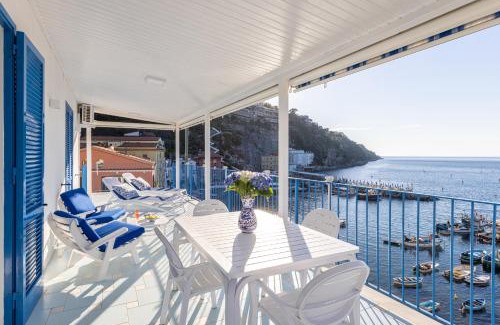 Sorrento Historic Centre Apartment | Profumo di mare Apartment Marina Grande