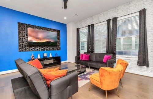 Riverside Terrace House | Prolific Chic Getaway Ft Style Comfort Location