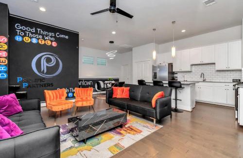 Riverside Terrace House | Prolific Chic Getaway Ft Style Comfort Location