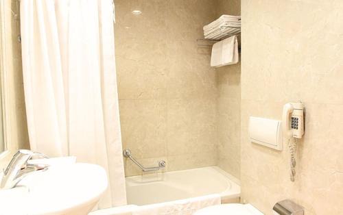 Zalqa Hotel | Promenade Hotel