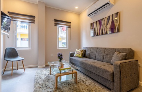 Rancho Apartment | PROMO 5% WEEKLY/10% MONTHLY DISnWalking distance to beach, and Renaissance Mall
