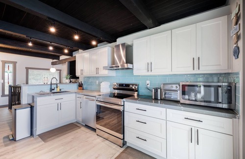 Olympia House | PROMO 5% WEEKLY/30% MONTHLY DISCOUNT Luxury Serene Inlet WATERFRONT BeachHouse