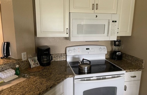 Orange Lake Apartment | Promo April 5th to 12th - Family condo: Loads of amenities minutes from Disney!