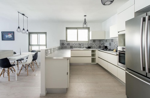 Ra'ananna Apartment | PROMO AUGUST 2023 in the center of RAANANA, near ahuza