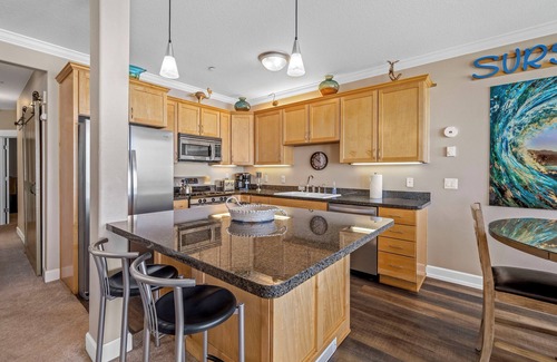 Lincoln City Condo | Promo! Beautiful Oceanfront Condo with Private Hot Tub, Pool, Wifi and More!