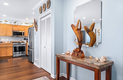 Depoe Bay Condo | Promo! Beautiful Oceanfront Condo, Wifi, HDTV, DVD, Hot Tub and Indoor Pool!