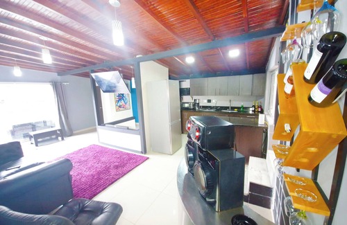 Zona Rosa Apartment | $ PROMO $ Big Rooftop Apt 10 BDRM w/Pool @Poblado