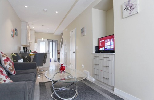 Harvie Heights House | Promo Holidays!3Beds2Bath6PPL Banff Close Gem in Mountain View Townhouse