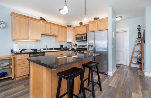 Lincoln City Condo | Promo! Stunning Oceanfront Condo-Private Hot Tub, WiFi, Indoor Pool & HDTV!